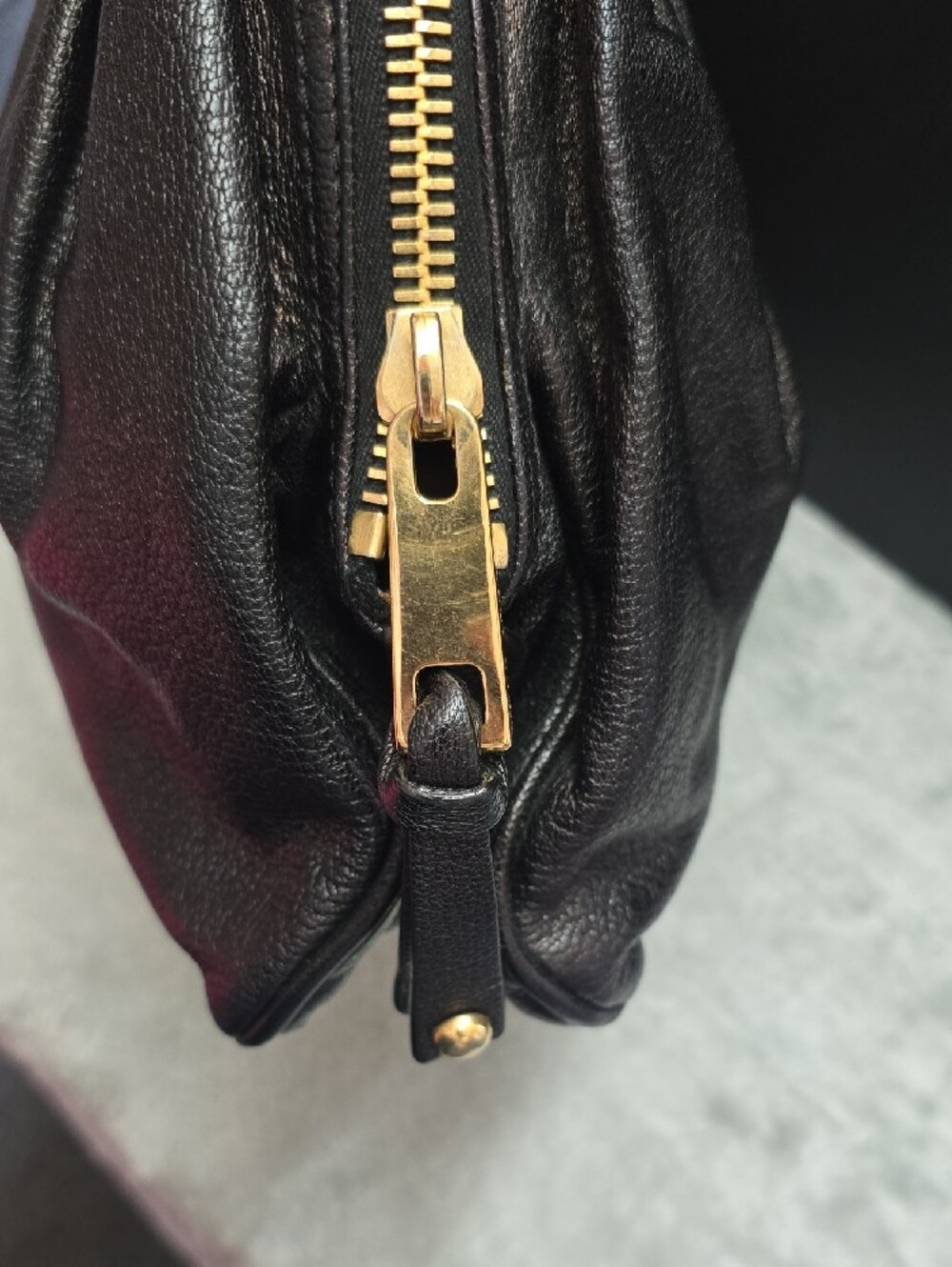 Marc Jacobs Black Leather Shoulder Bag with Gold Hardware - Picture 4 of 13